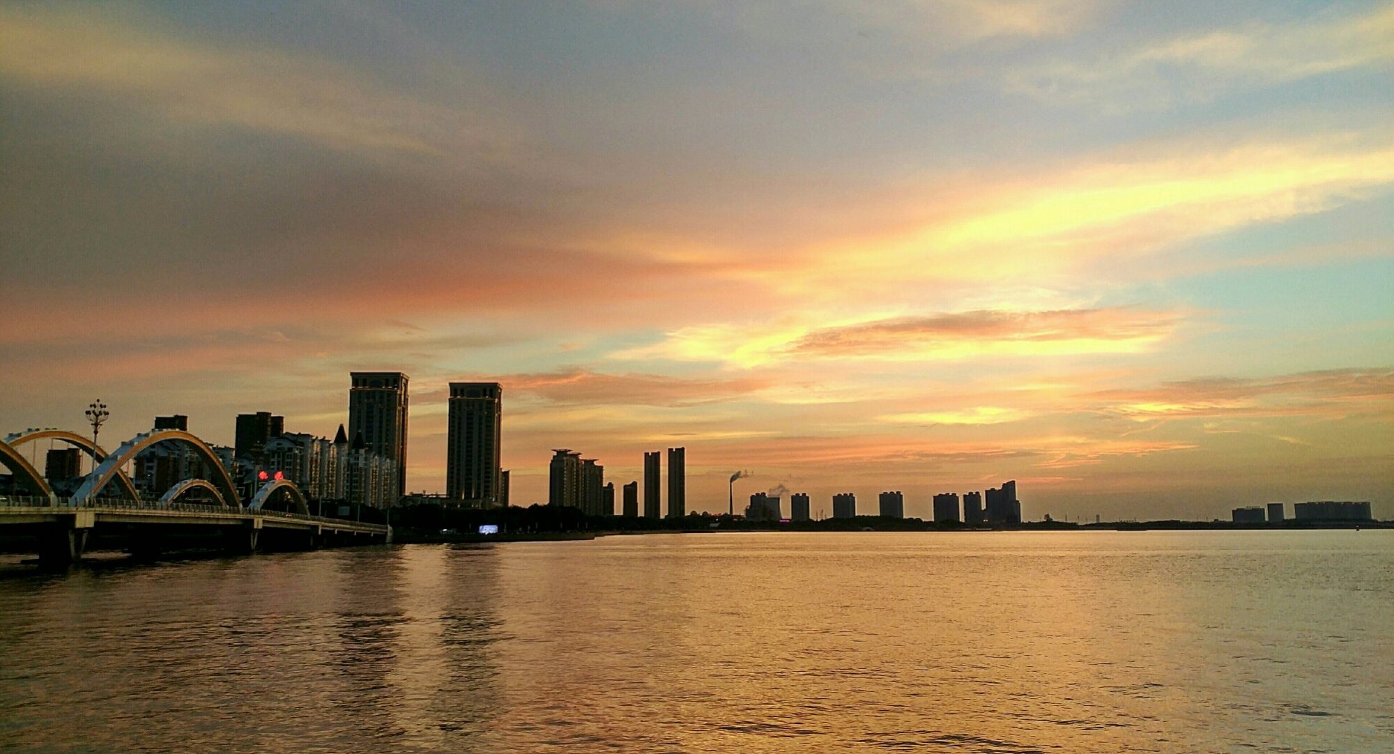 中国经济最不发达的十个城市,中国经济超一线城市有哪些