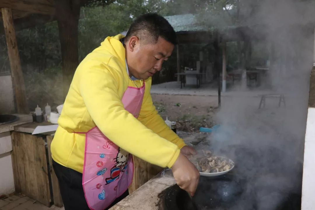激情成就梦想汗水铸就成功,激情成就梦想团队铸就辉煌前言