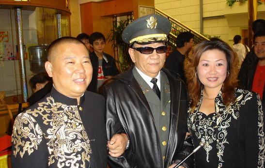 何云伟曹云金请堂会,何云伟曹云金在德云社剧场打擂台