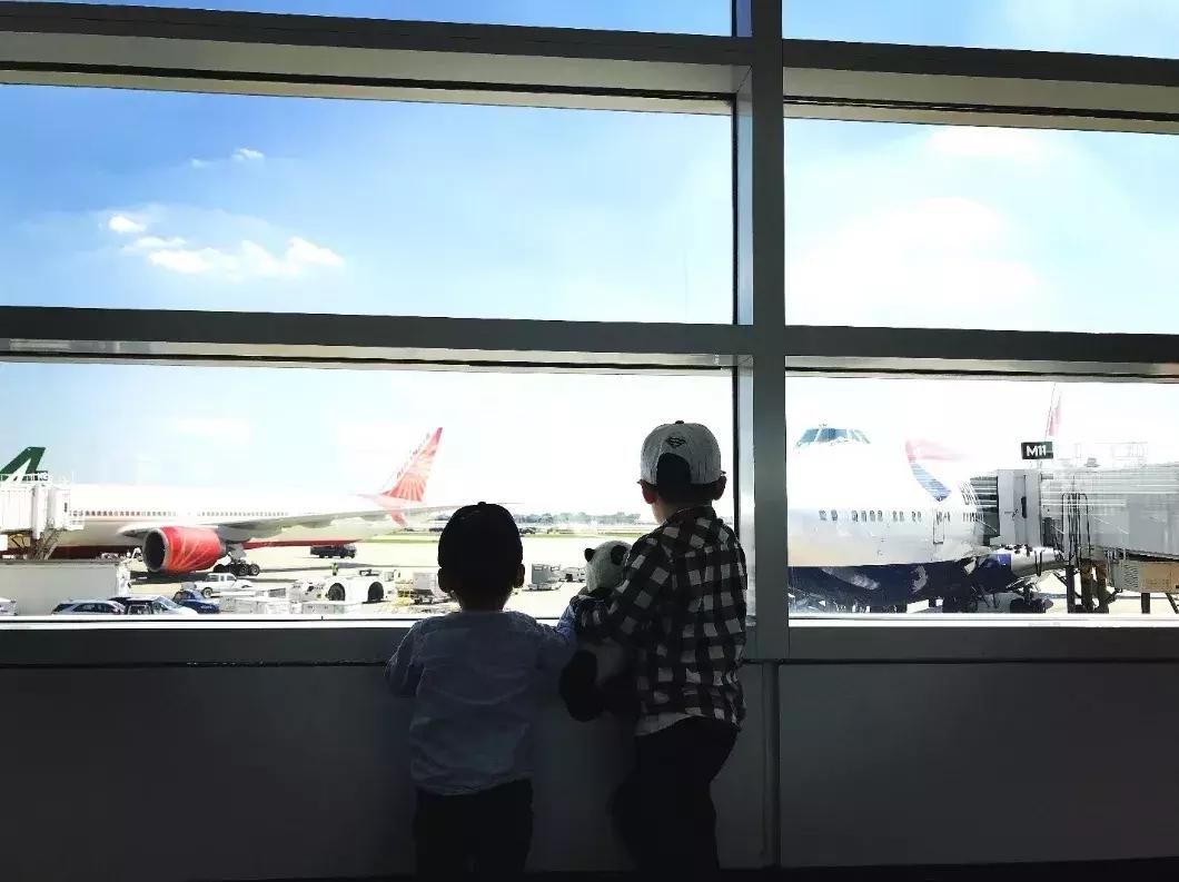 带娃长途飞行攻略,假期带娃体验一次飞行的感觉