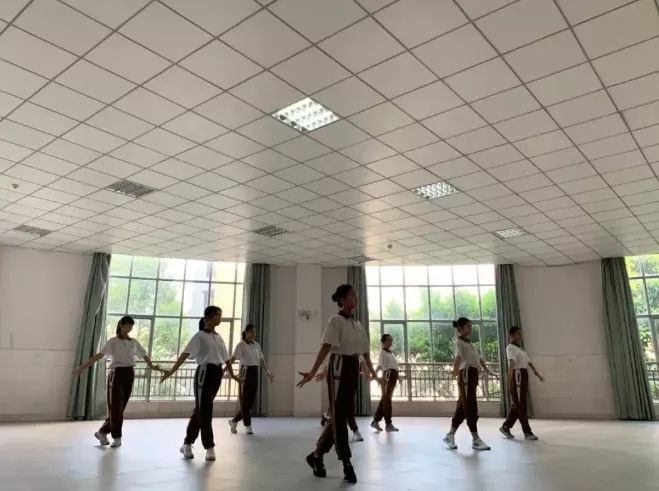 东莞东华高考状元第一名,广东东莞状元郎