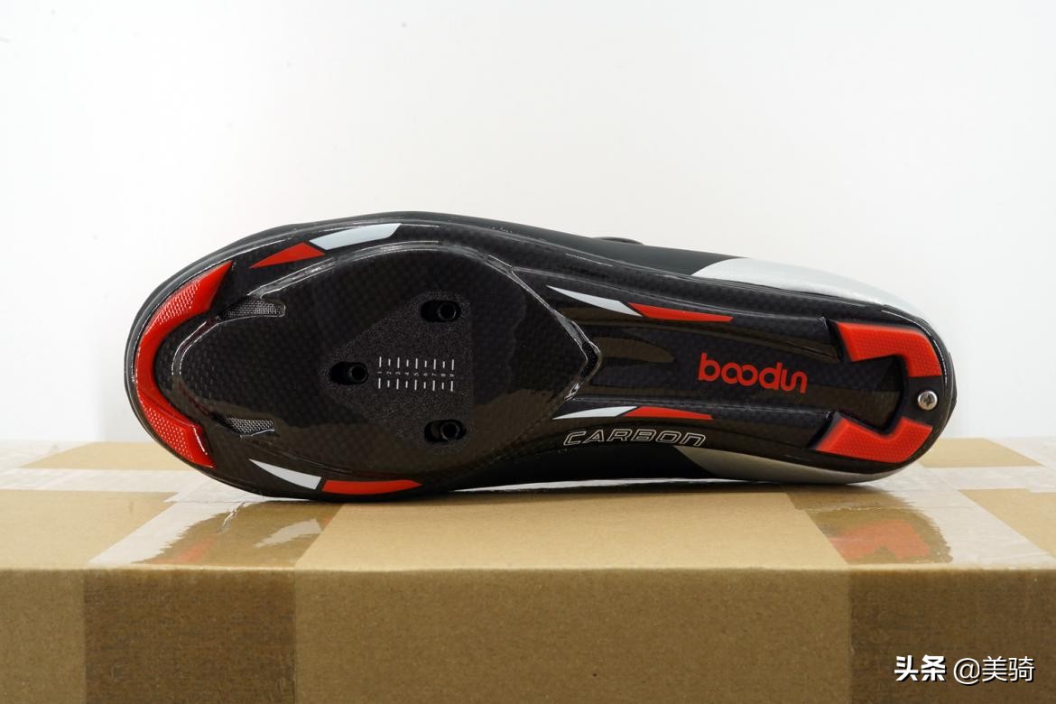 国产抗造碳底锁鞋推荐,入门公路锁鞋品牌推荐