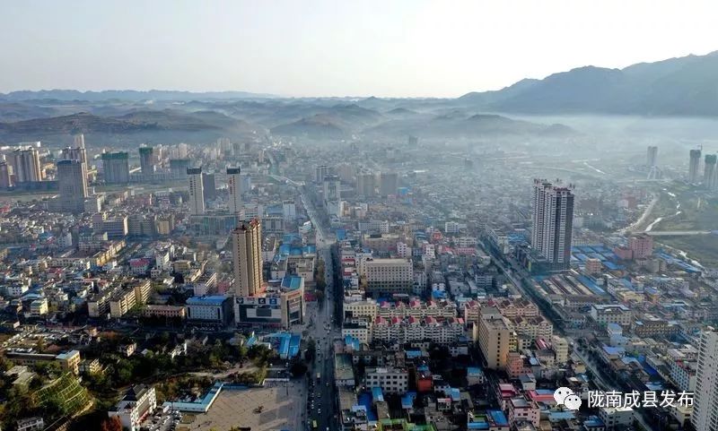 我叫成县，这是我2019年的自拍照~