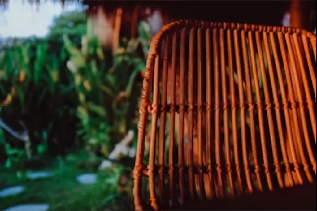 利用竹炭做成的板材，外表虽“其貌不扬”但功效“小清新”