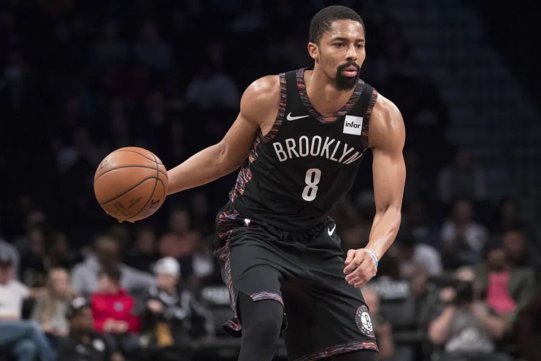 围绕球星建队教程,围绕巨星们建队阵容搭配