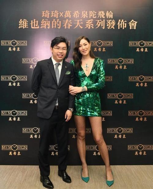 琦琦穿衬衫,52岁琦琦穿衣打扮