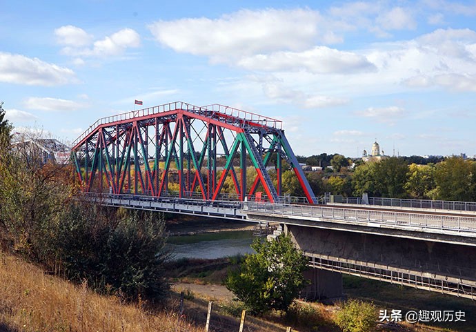 世界上唯一的苏维埃国家国旗,苏维埃国徽