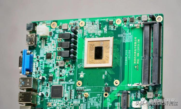 “美系厂商”如何演绎“国产处理器”台式机？