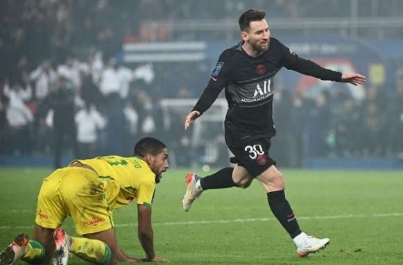 梅西打破大罗进球纪录,梅西任意球巴黎2-1豪取七连胜