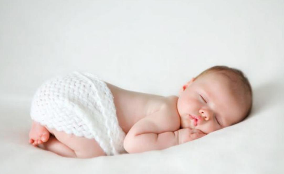 宝宝吐泡泡到底是玩还是怎么了,小宝宝吐是为啥