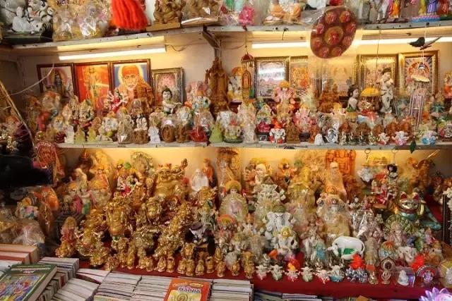 迪拜是黄金豪车云集的地方,迪拜真的满地都是跑车吗