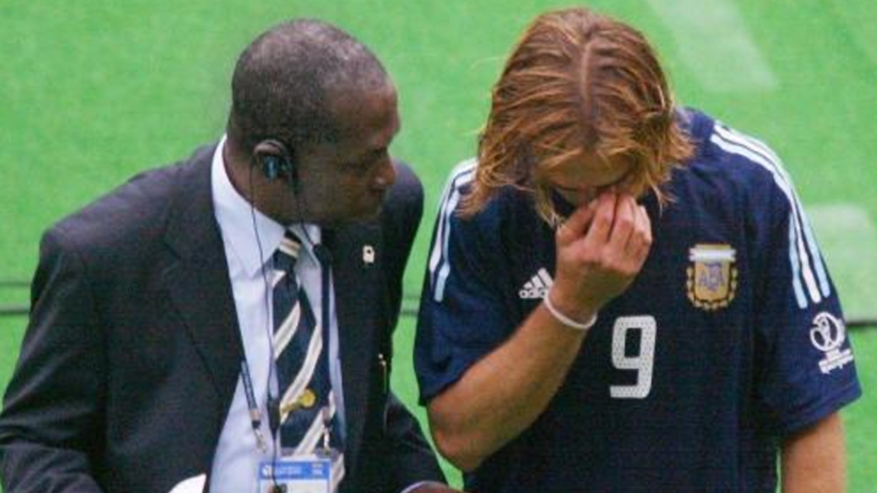 阿根廷战神巴蒂斯图塔戴金牌,巴蒂斯图塔十大巅峰之作