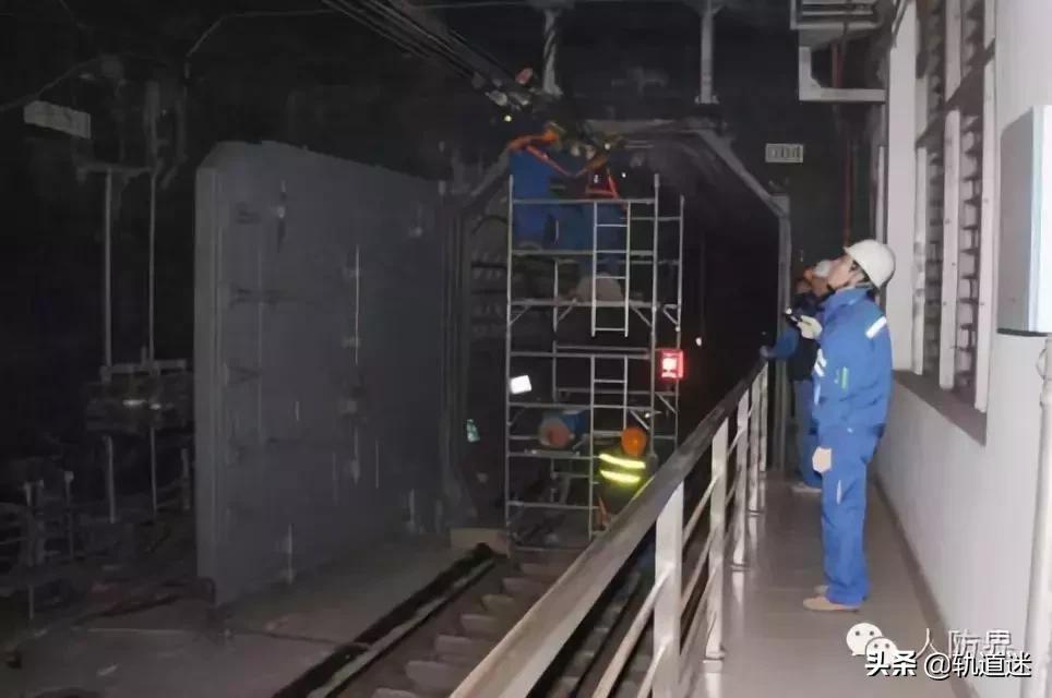 地铁区间人防门各部分名称,地铁人防门安装全过程视频