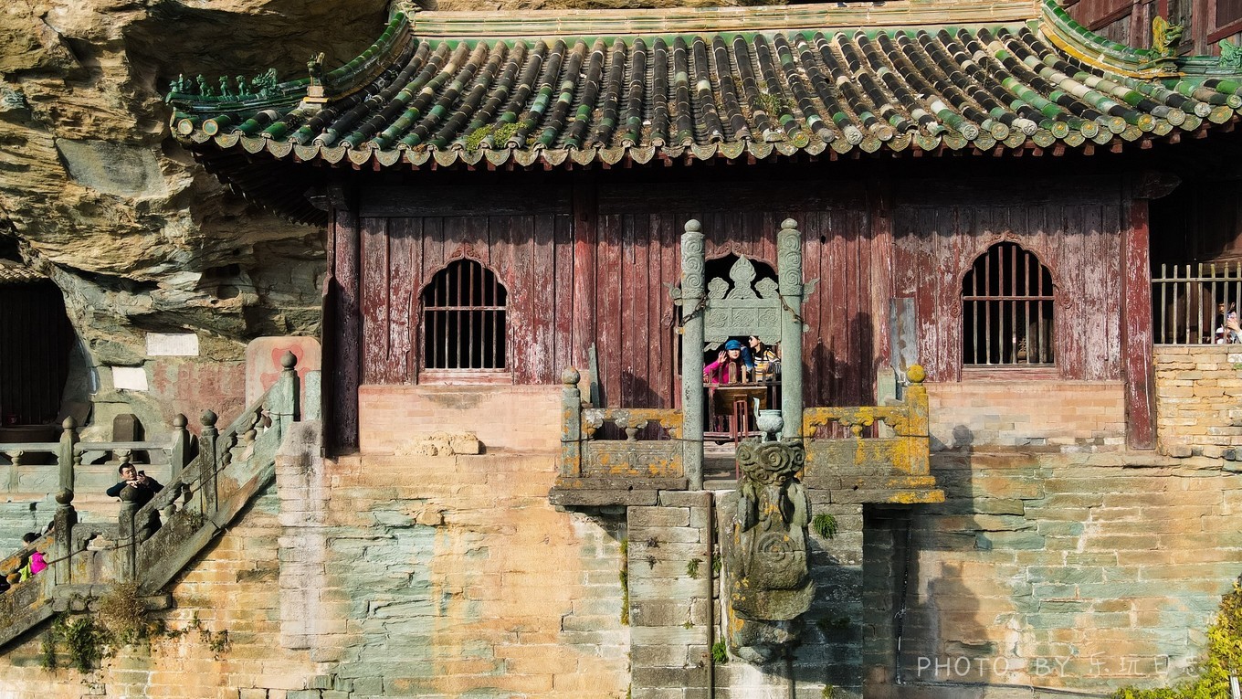 中国的世界文化遗产武当山金顶,悬崖绝壁山水画