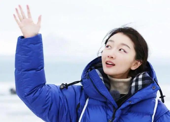 周冬雨成为金像金马双料影后,周冬雨金鸡金像影后颁奖视频