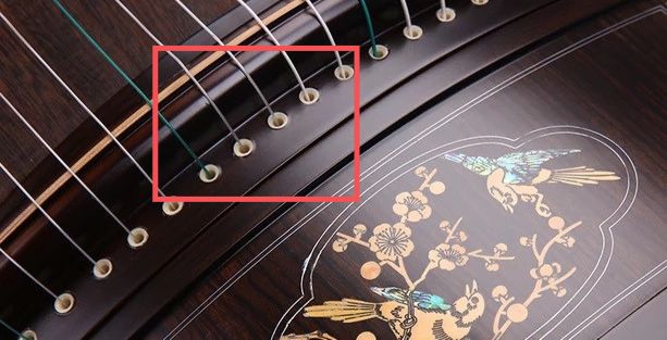 古筝很久不弹的琴弦容易断吗,古筝好久没弹一调就断