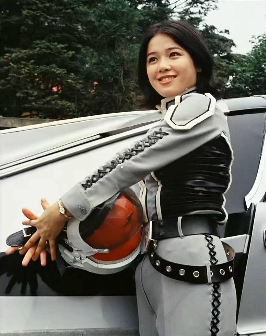 模玩机设:以弹之名守望地球地球的赤红巨人SHF赛文