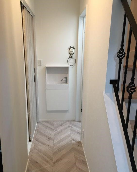 卫生间洗手台与墙面缝隙,卫生间洗手盆排水在墙壁