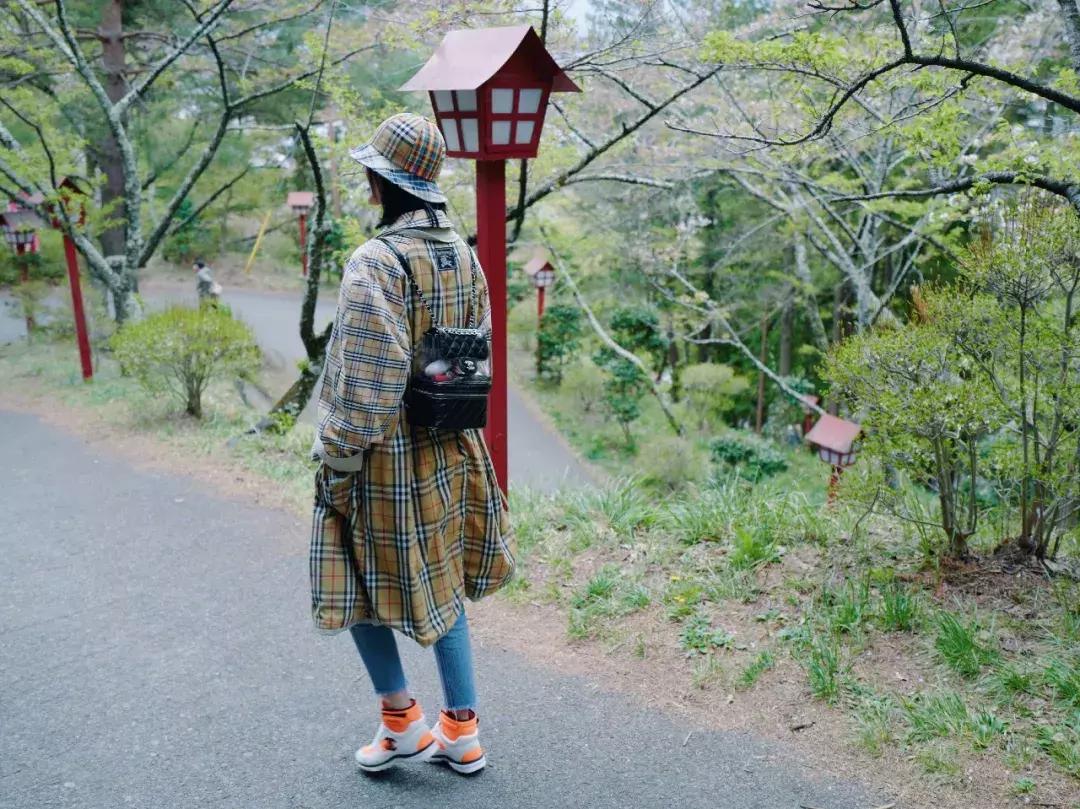 翻遍刘雯街拍，这3套最百搭