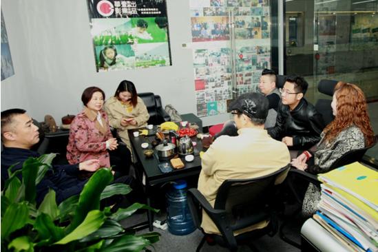 金铃铛表演,金铃铛演出