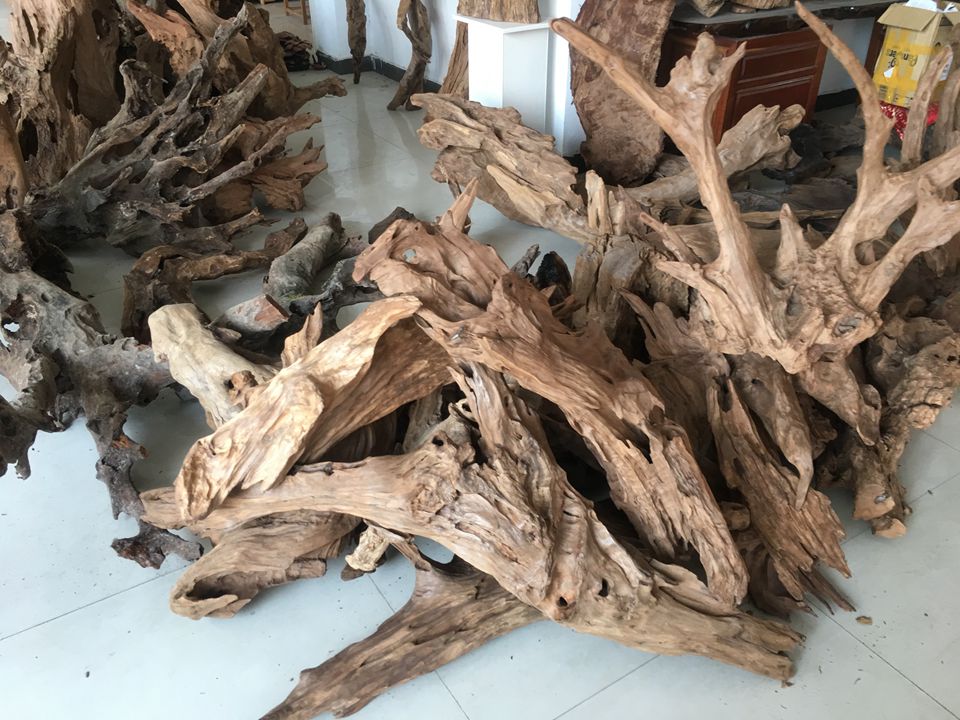 金丝楠阴沉木和黄花梨哪个好看,黄花梨贵还是金丝楠木阴沉木贵