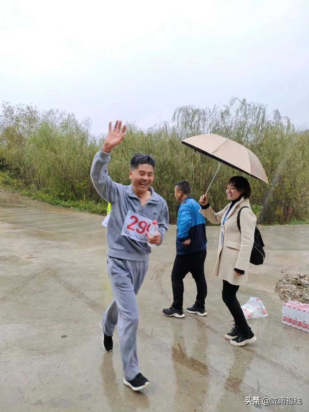 椋庡摜寰掓鐩存挱,闄囧崡椋庡摜璧勮