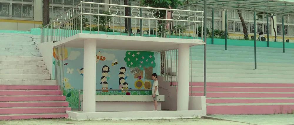 总裁养父性侵未成年女儿3年：缺席的性教育，是人渣背后的帮凶