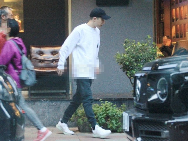 成龙儿子房祖名近况曝光，抽雪茄开豪车，下半年已有全新演艺计划