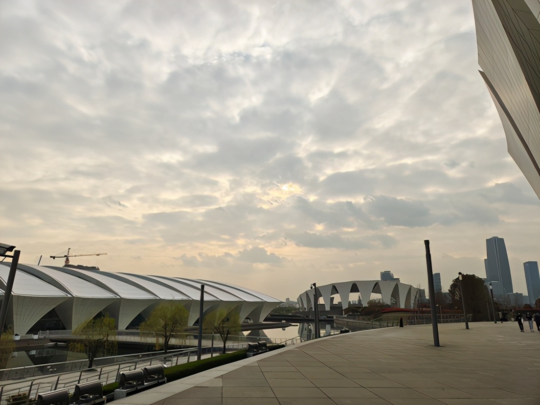 iqooneo5评测最低价,iqooneo5是高端手机吗