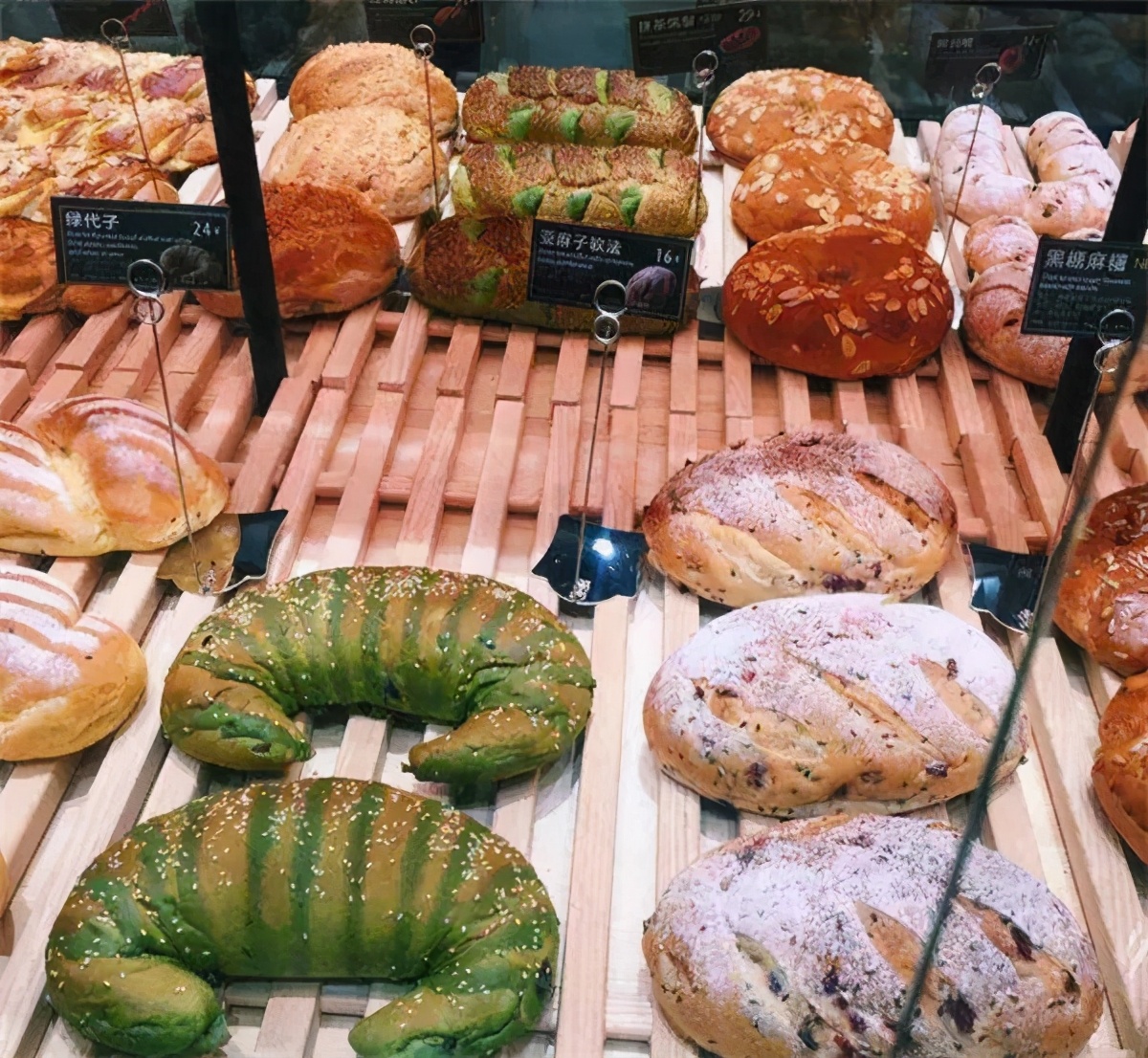 为什么欧洲的面包很难吃 (欧洲面包为什么不变软)