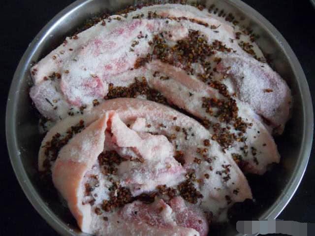 腊肉不香还“发臭”,只因腌肉时3个错误做法，不注意腊肉白做了
