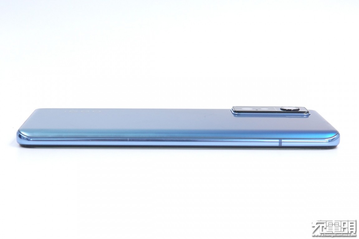 vivoiqooneo5充电,iqoo5支持66w快充