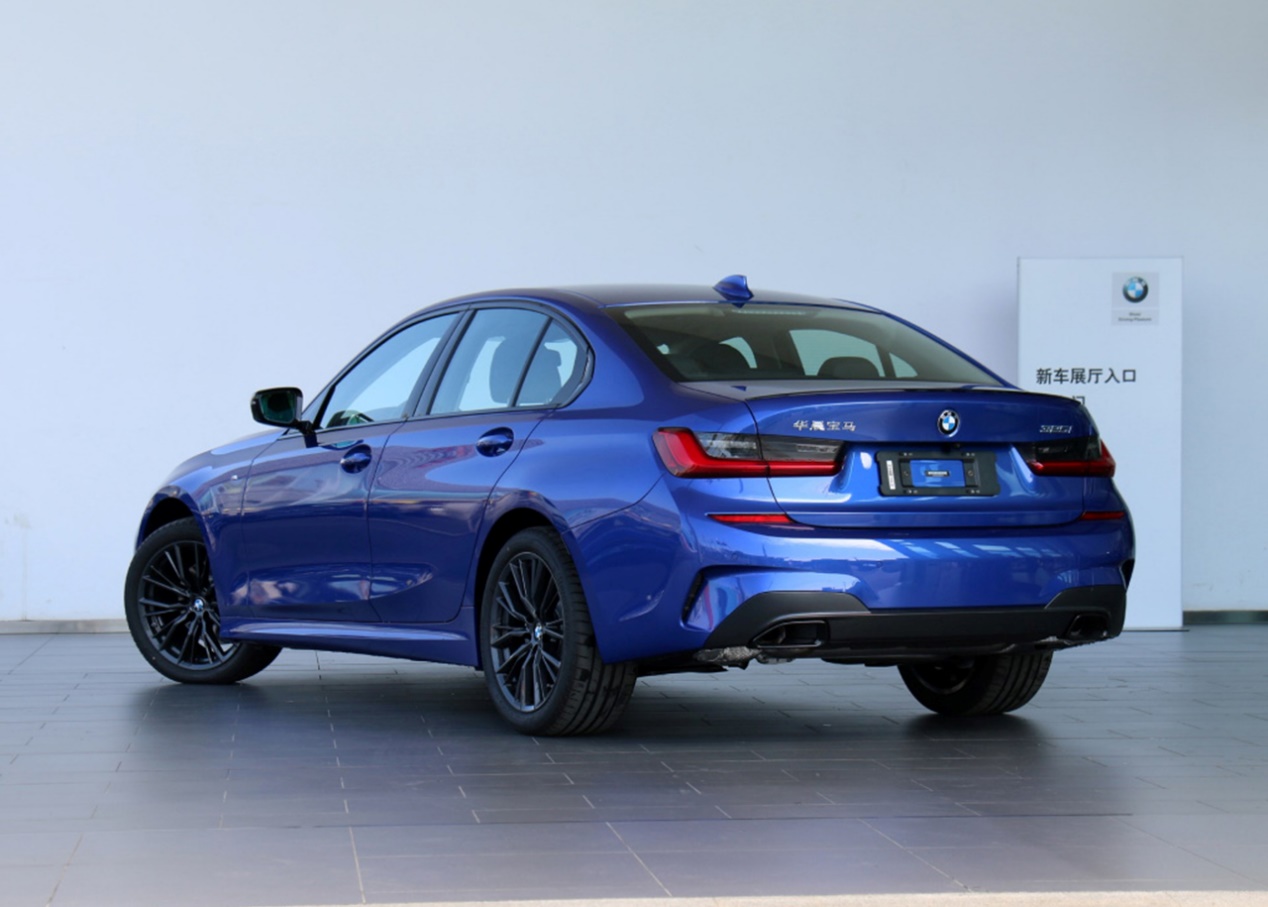 华晨宝马320/330，售价为29.39-31.89万元，满足大多数人喜好