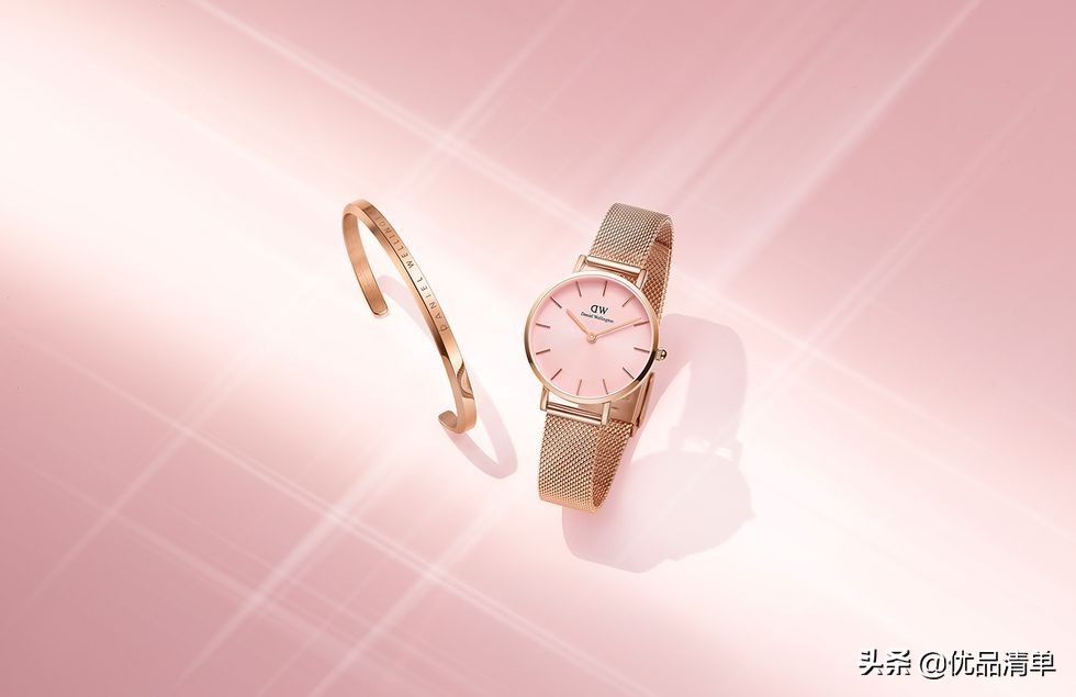 DW再出“绝招”，推出七夕限定樱粉色手表，干练之余不失女性柔美