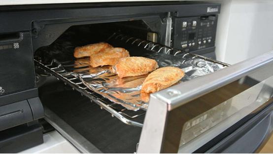 烤箱里的内壁污垢去不掉咋办,蒸烤箱里面的污垢怎么去除