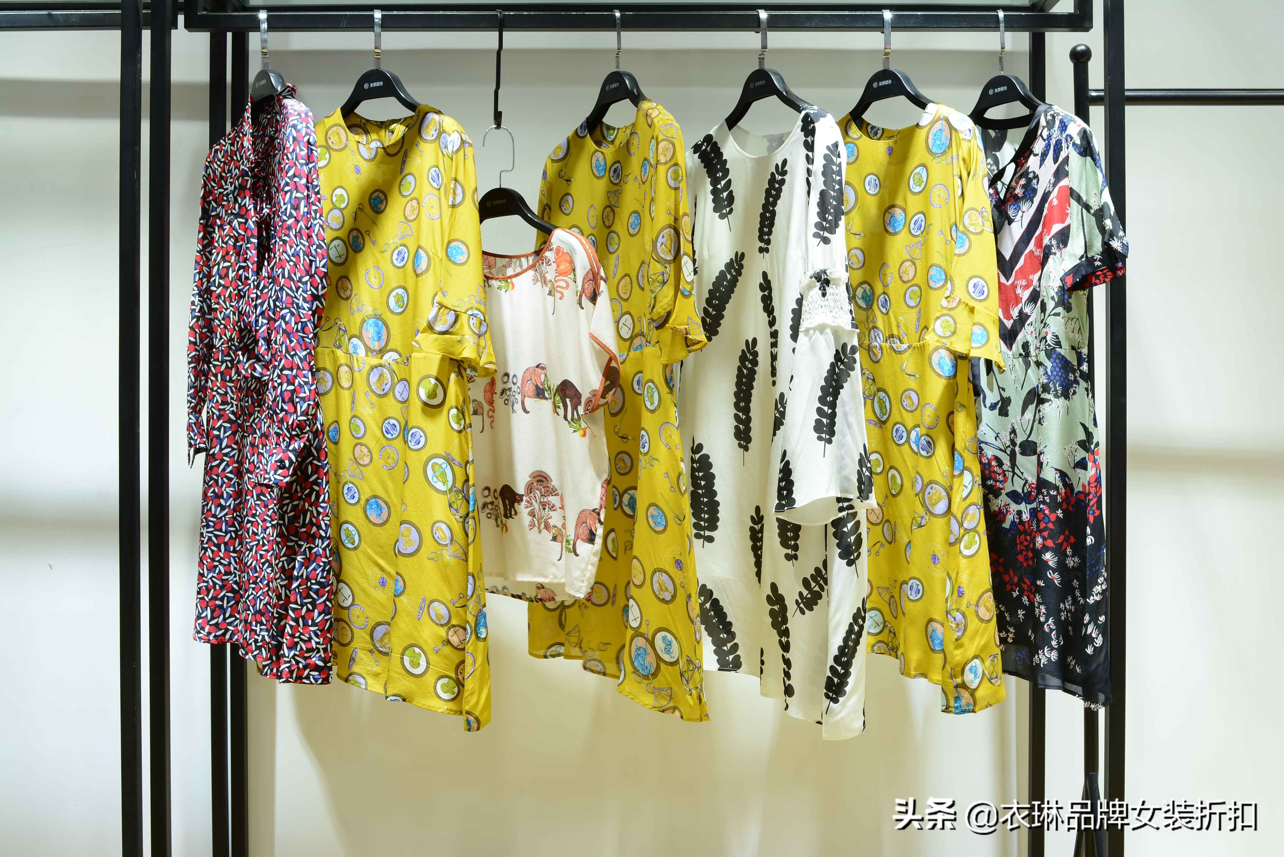 女装折扣货源厂家特价直销,品牌折扣女装在哪找货源呢