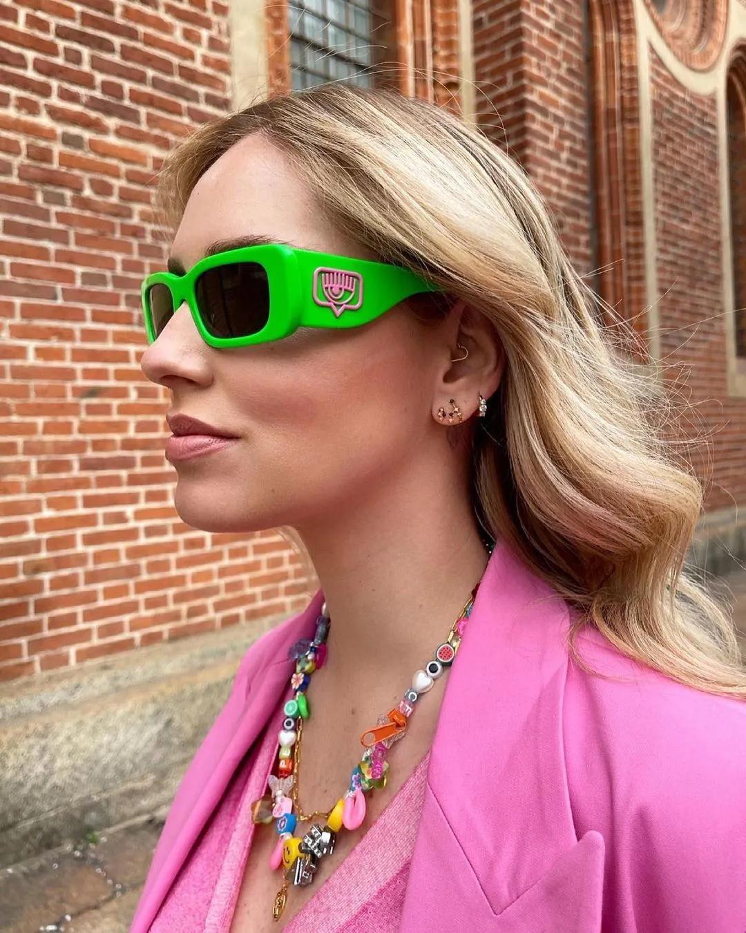 圆脸女生怎么选墨镜,圆脸女生如何选择大牌眼镜