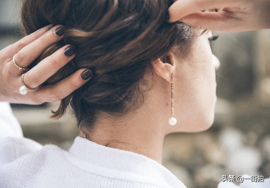 不对称性的珍珠耳环,宋慧乔同款双珠珍珠耳环