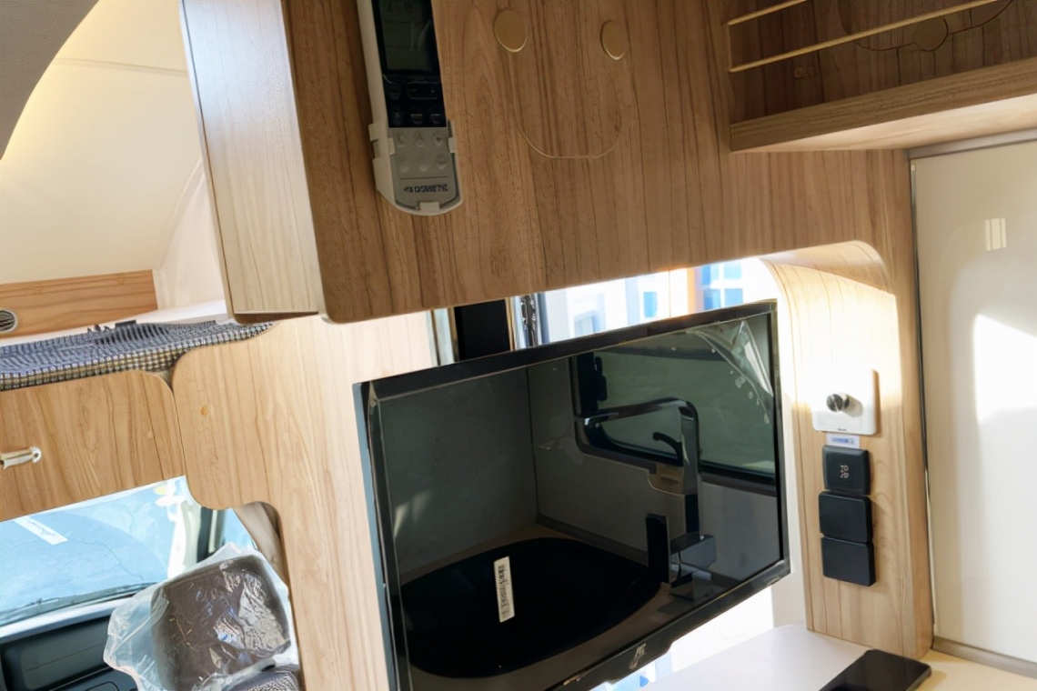 隆翠一号旗舰双拓展房车,隆翠房车3号前门版