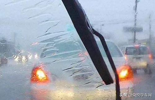 科目三下雨怎么除雾,科目三下雨考试全过程