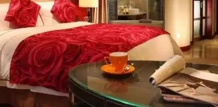 女票在胖圈发“我想买可乐”，赶紧给她发去一张烫手情侣酒店清单