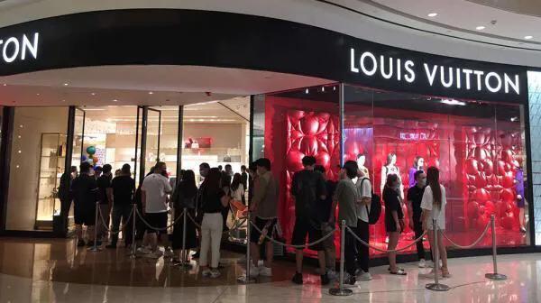 爱马仕跟路易威登,疫情之下的爱马仕销售