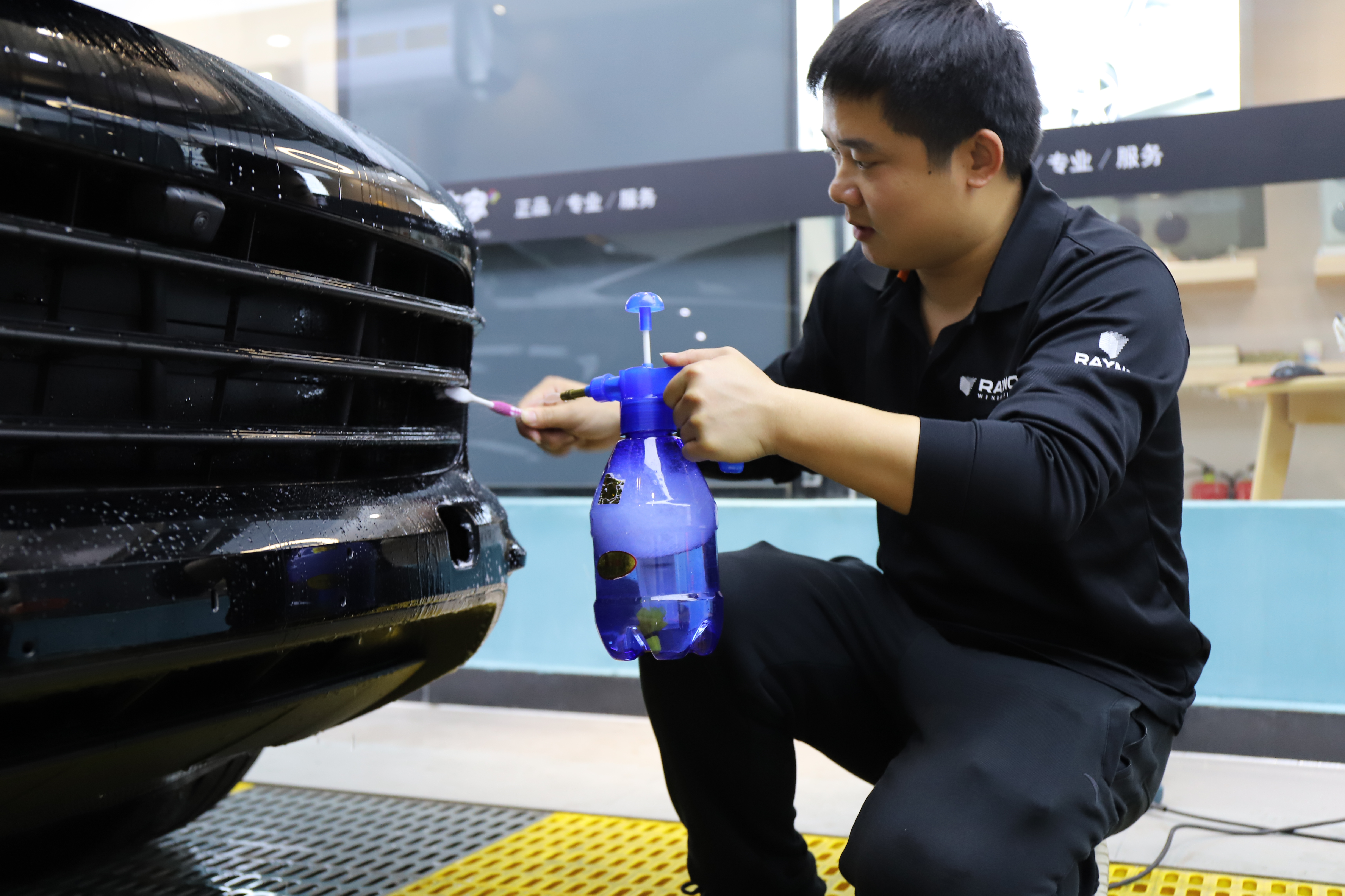 汽车玻璃太阳膜贴膜流程,汽车贴膜前你应该理解的贴膜真相