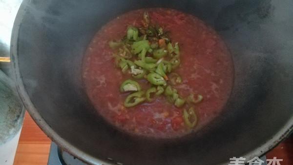 没有老干妈和西红柿怎么做方便面,家里剩下老干妈怎么做拌面