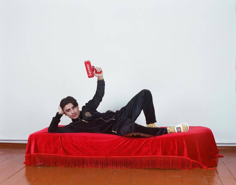 那些穿着Abibas的人，正在用半价买下全世界