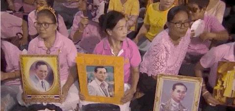 为什么泰国人要穿粉红色,去泰国为什么要穿红色衣服