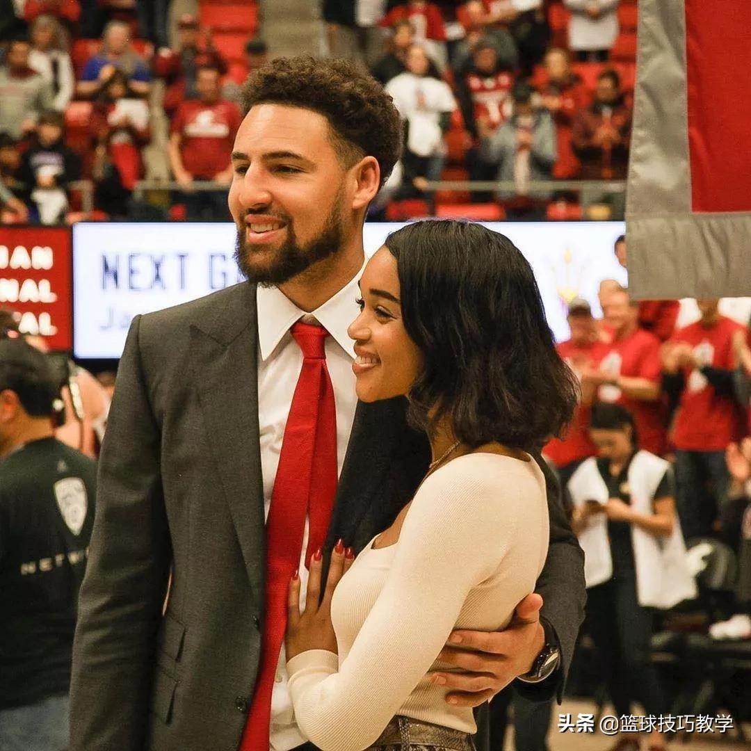 克莱汤普森回归首秀穿什么鞋 (克莱汤普森复出首秀什么鞋)