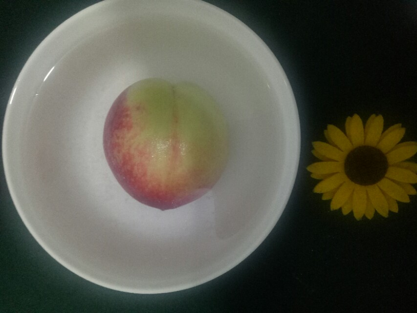 桃子上的桃毛怎么去,如何去除桃子上的毛