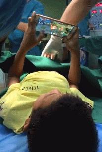 搞笑gif段子你家狗真会玩啊,狗子剃毛恶搞