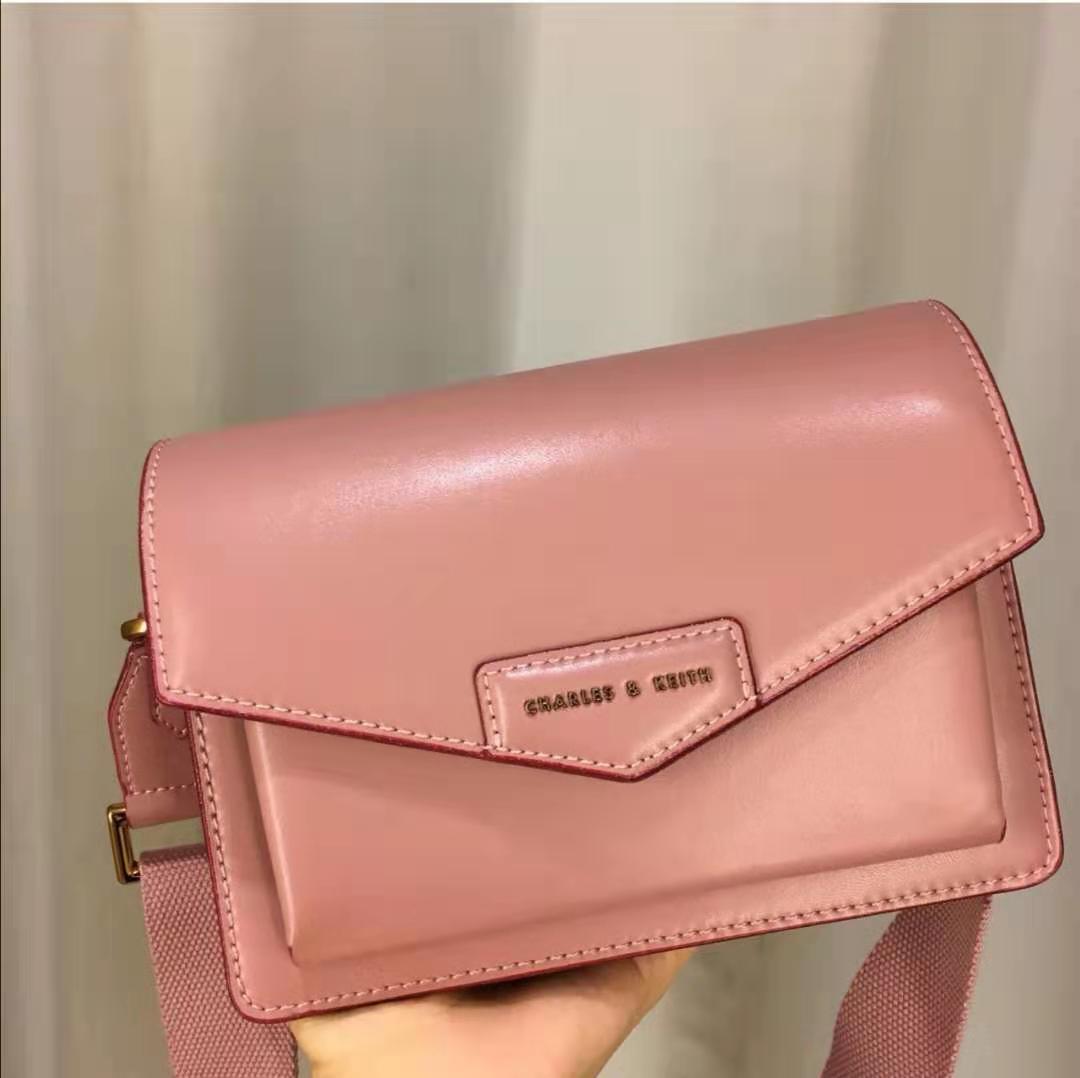 小ck显嫩的包包,小ck2020年最火包包报价